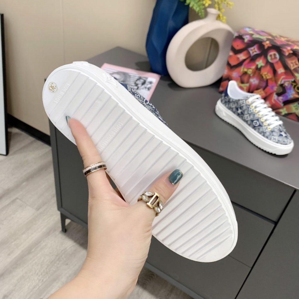 Louis Vuitton Time Out Trainers Grey 1A9Fni - Image 6