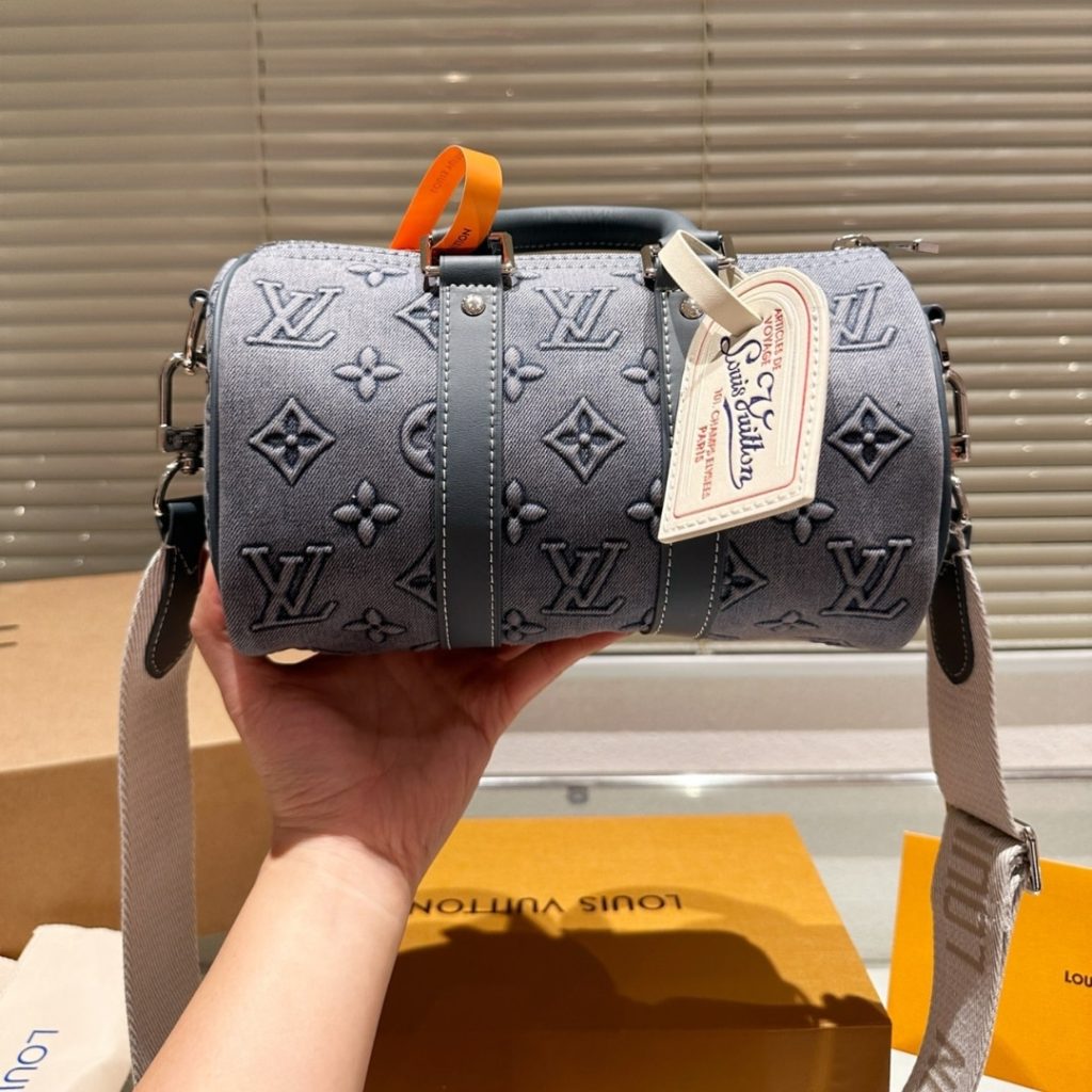 Louis Vuitton Keepall Bandoulière 25 Monogram Canvas Washed Denim 24Cm M22762 - Image 4