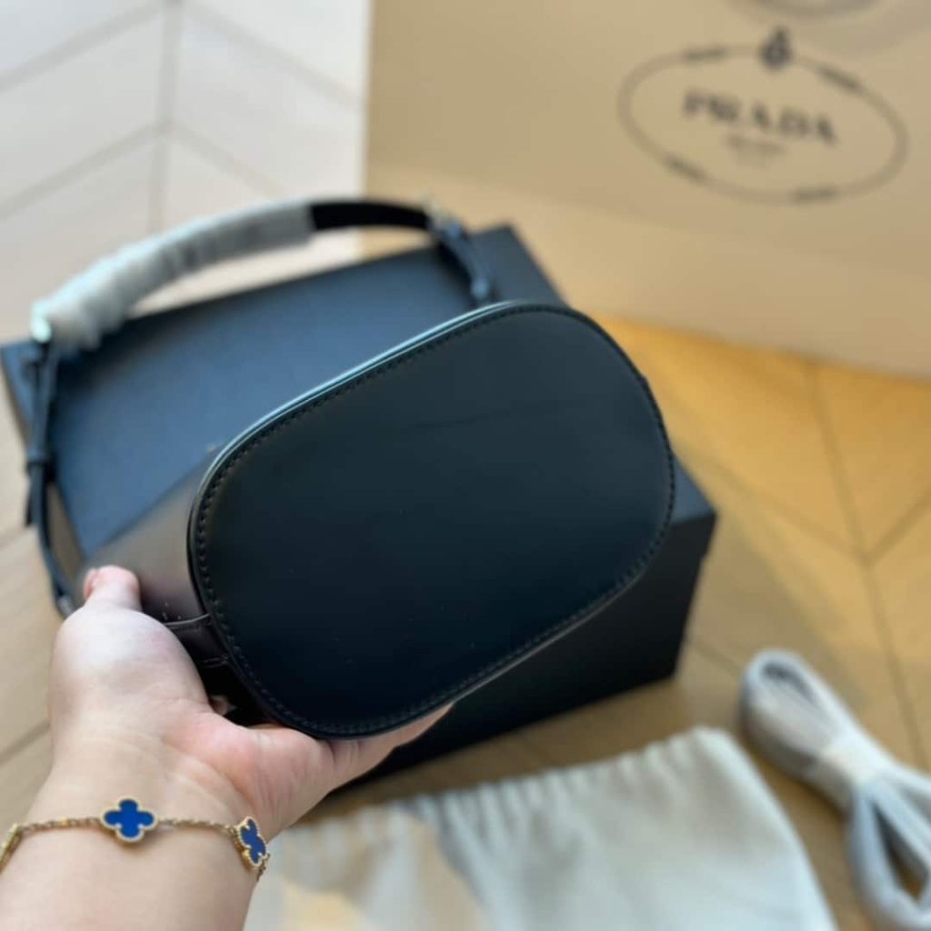 Prada Spazzolato Bucket Bag Black 17Cm - Image 7