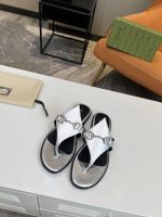 Gucci Women'S Thong Sandal With Horsebit Silver - Image 4