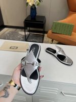 Gucci Women'S Thong Sandal With Horsebit Silver - Image 9