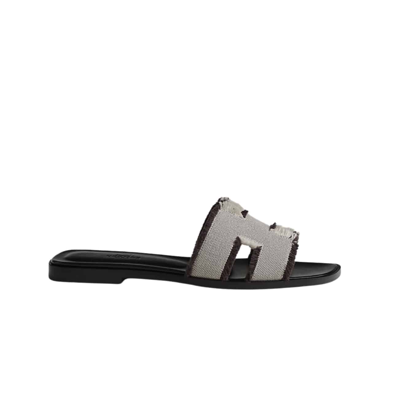 xr:d:DAF4OnkYemU:1714,j:4610983706833958083,t:24040208 Hermes Oran Sandal Black H231095Z Pn360 - Image 1