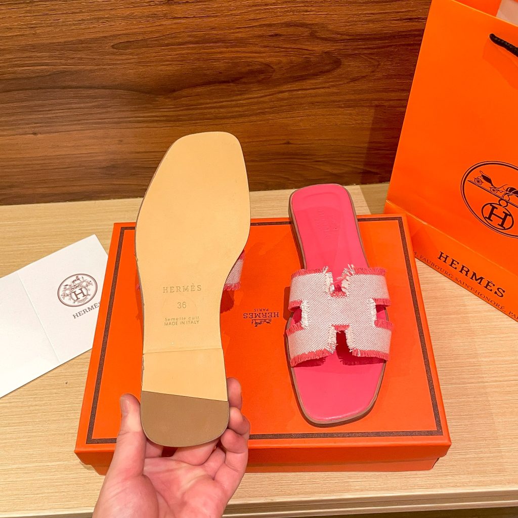 Hermes Oran Sandal Pink H231095Z C5350 - Image 4