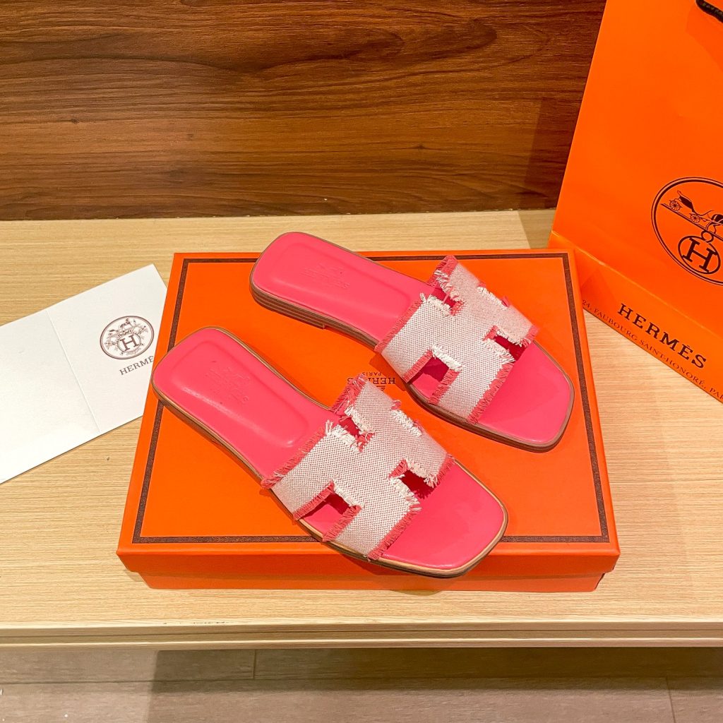 Hermes Oran Sandal Pink H231095Z C5350 - Image 9