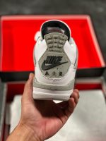 Air Jordan 4 - Image 4