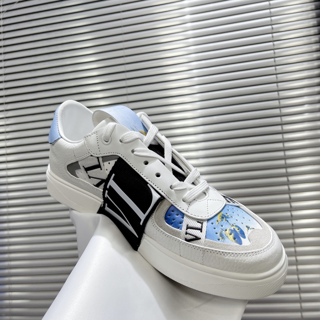 Valentino ONE STUD lace-up sneakers in calfskin - Image 4