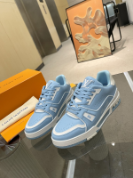 LV Trainer 2022 catwalk models - Image 2