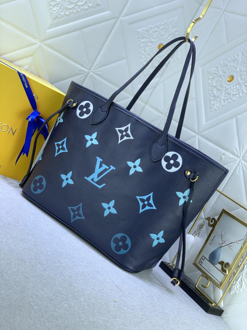 Louis Vuitton Neverfull MM Monogram Empreinte Blue 31Cm M46514 - Image 9