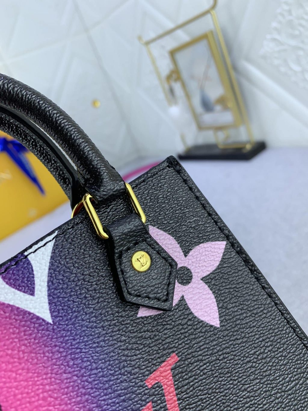 Louis Vuitton Petit Sac Plat Monogram Black And Pink 17Cm - Image 6