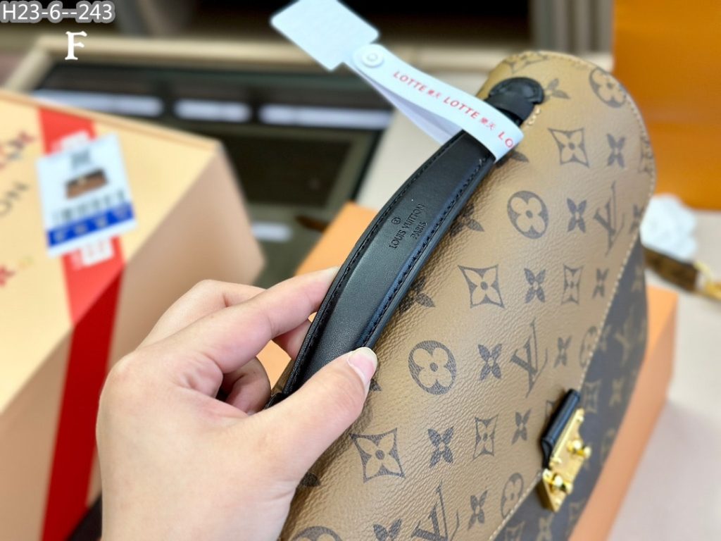 Louis Vuitton Pochette Métis Monogram Reverse 25Cm - Image 9