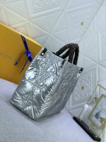Louis Vuitton Onthego Pillow Handbag Silver 34Cm - Image 8