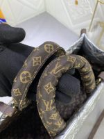 Louis Vuitton Onthego Pillow Handbag Silver 34Cm - Image 10