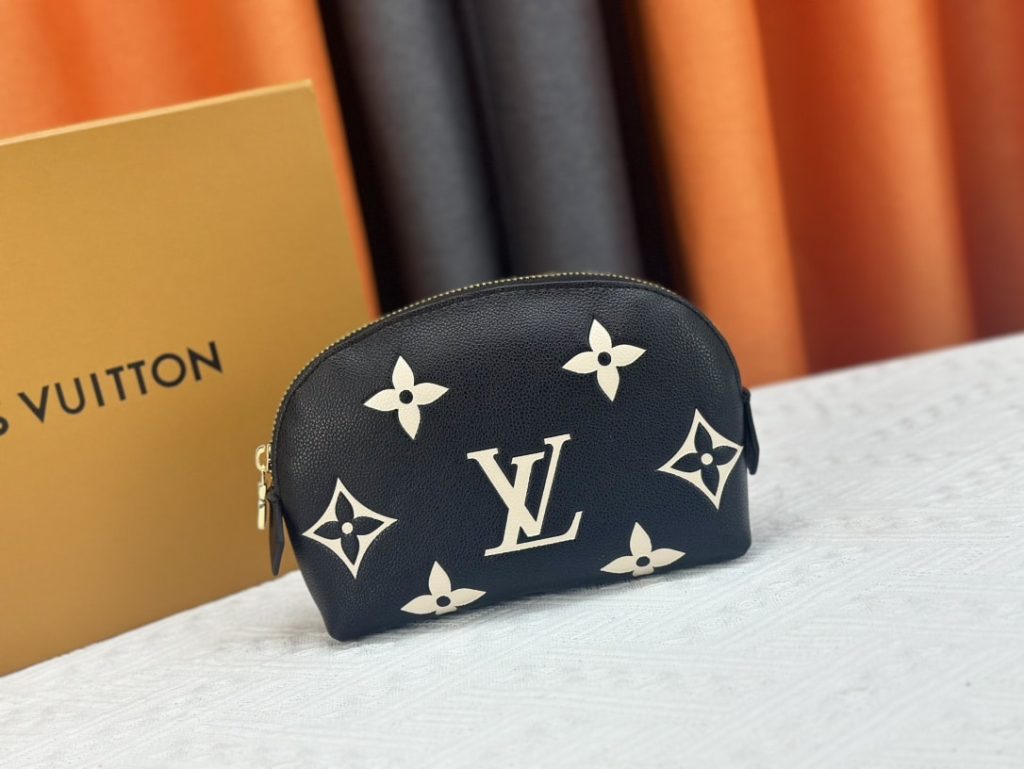 Louis Vuitton Cosmetic Pouch PM Black 17Cm M59086 - Image 9