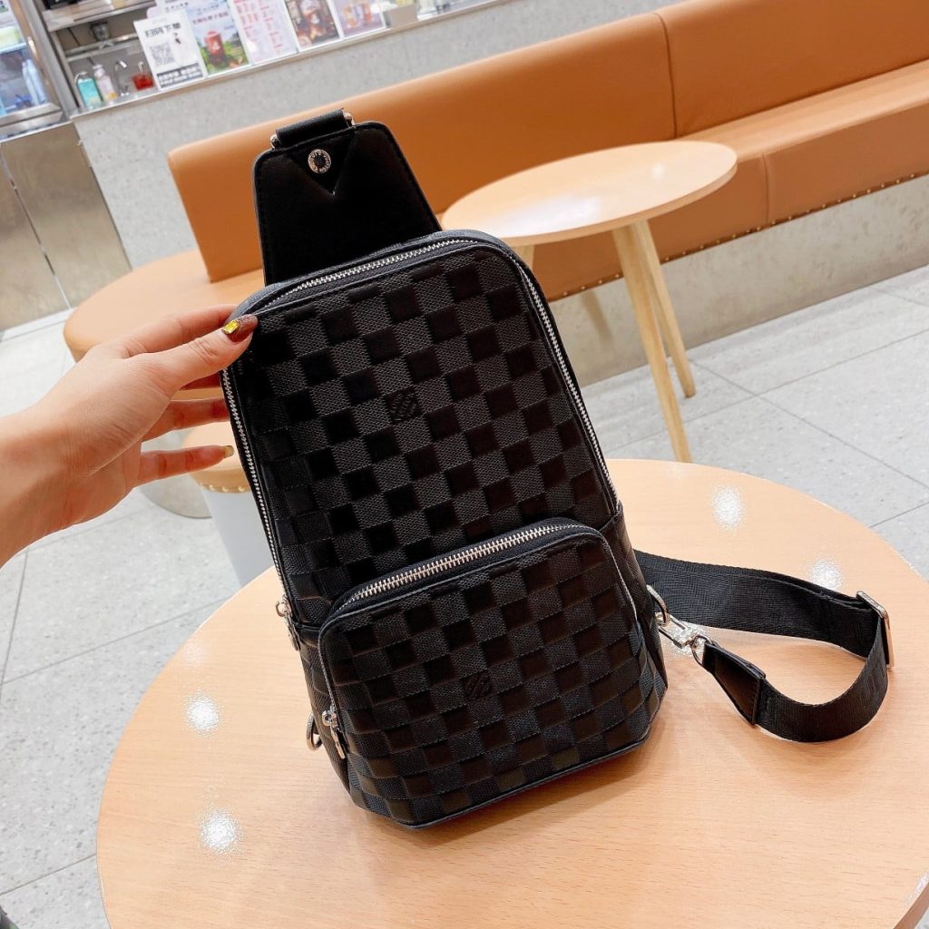 Louis Vuitton Avenue Slingbag Damier Black 31Cm N41719 - Image 3
