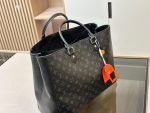 Louis Vuitton Monogram Eclipse Grand Sac Tote Black 40Cm - Image 4