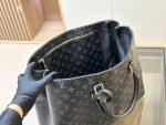 Louis Vuitton Monogram Eclipse Grand Sac Tote Black 40Cm - Image 6