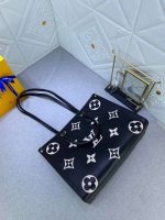 Louis Vuitton Onthego MM Monogram Black Beige 35Cm M45495 - Image 6