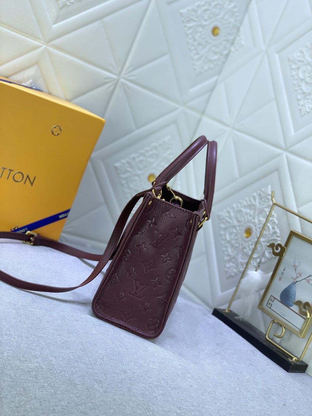 Louis Vuitton Onthego MM Monogram Empreinte Wine Red 25Cm M46601 - Image 6