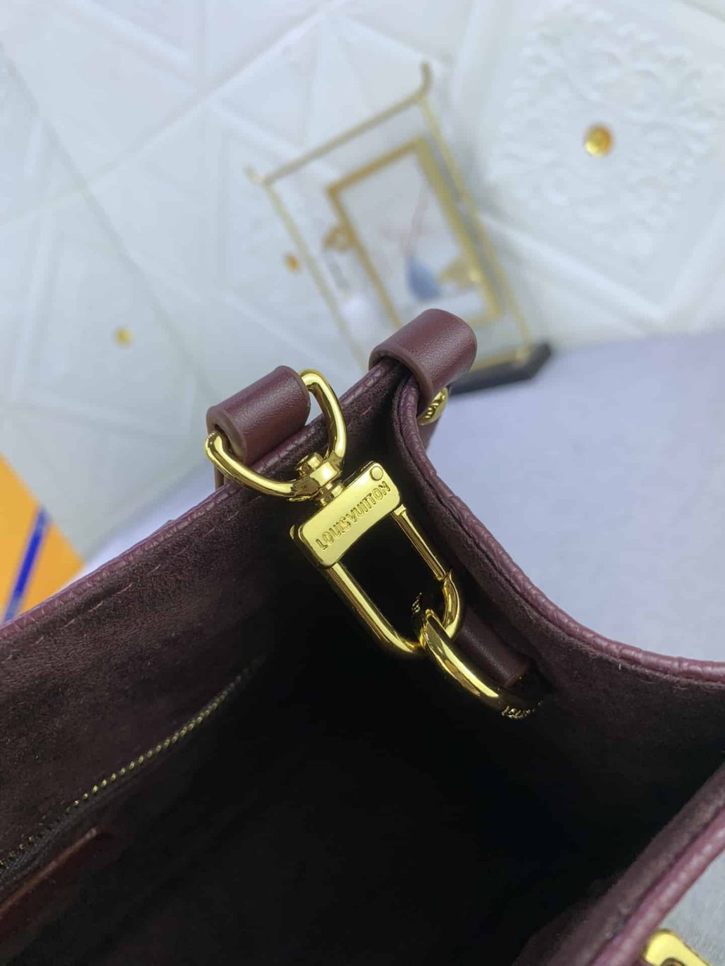 Louis Vuitton Onthego MM Monogram Empreinte Wine Red 25Cm M46601 - Image 9