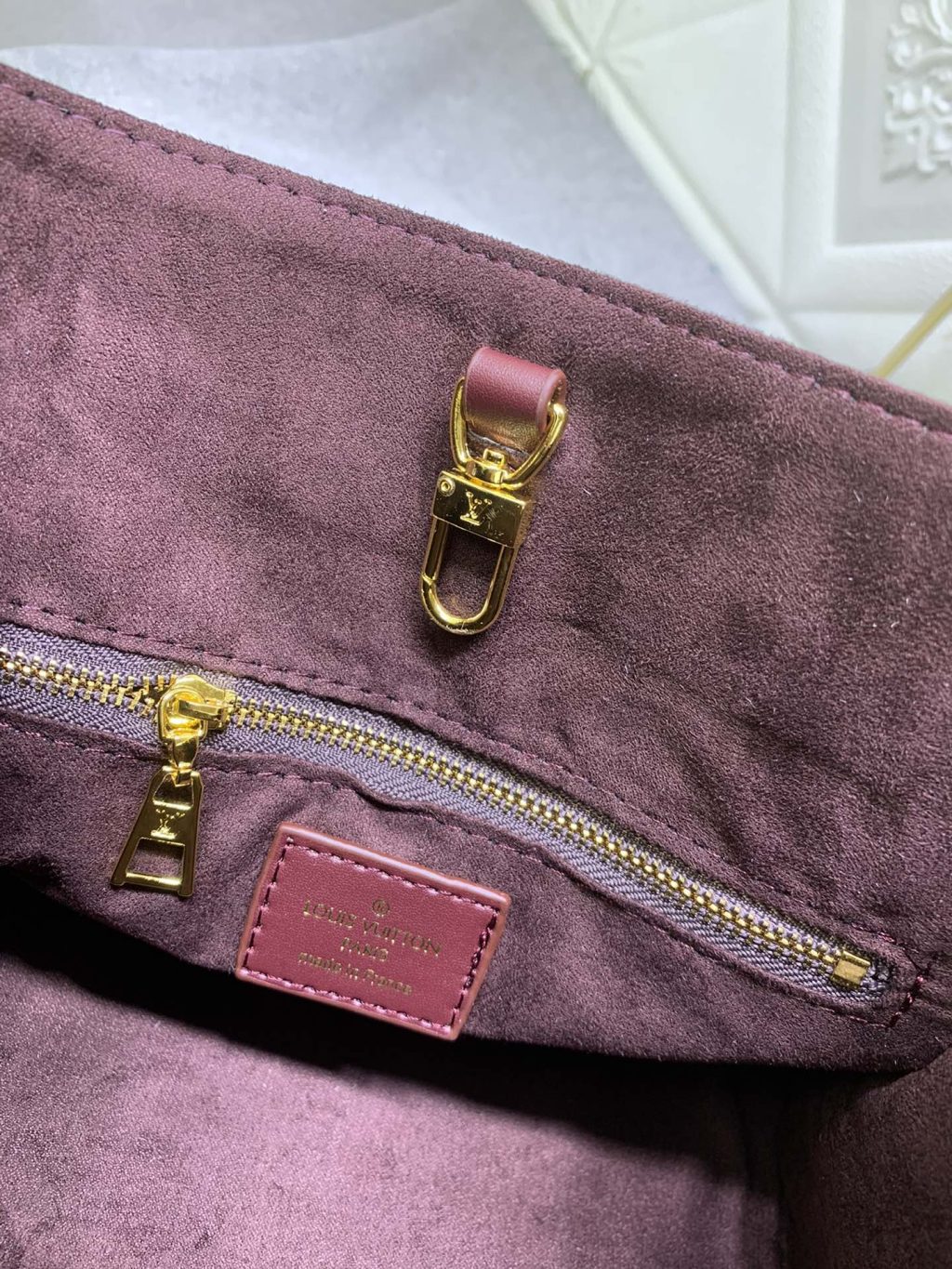 Louis Vuitton Onthego MM Monogram Empreinte Wine Red 25Cm M46601 - Image 10