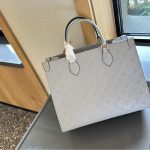 Louis Vuitton On The Go MM Grey 35Cm - Image 7