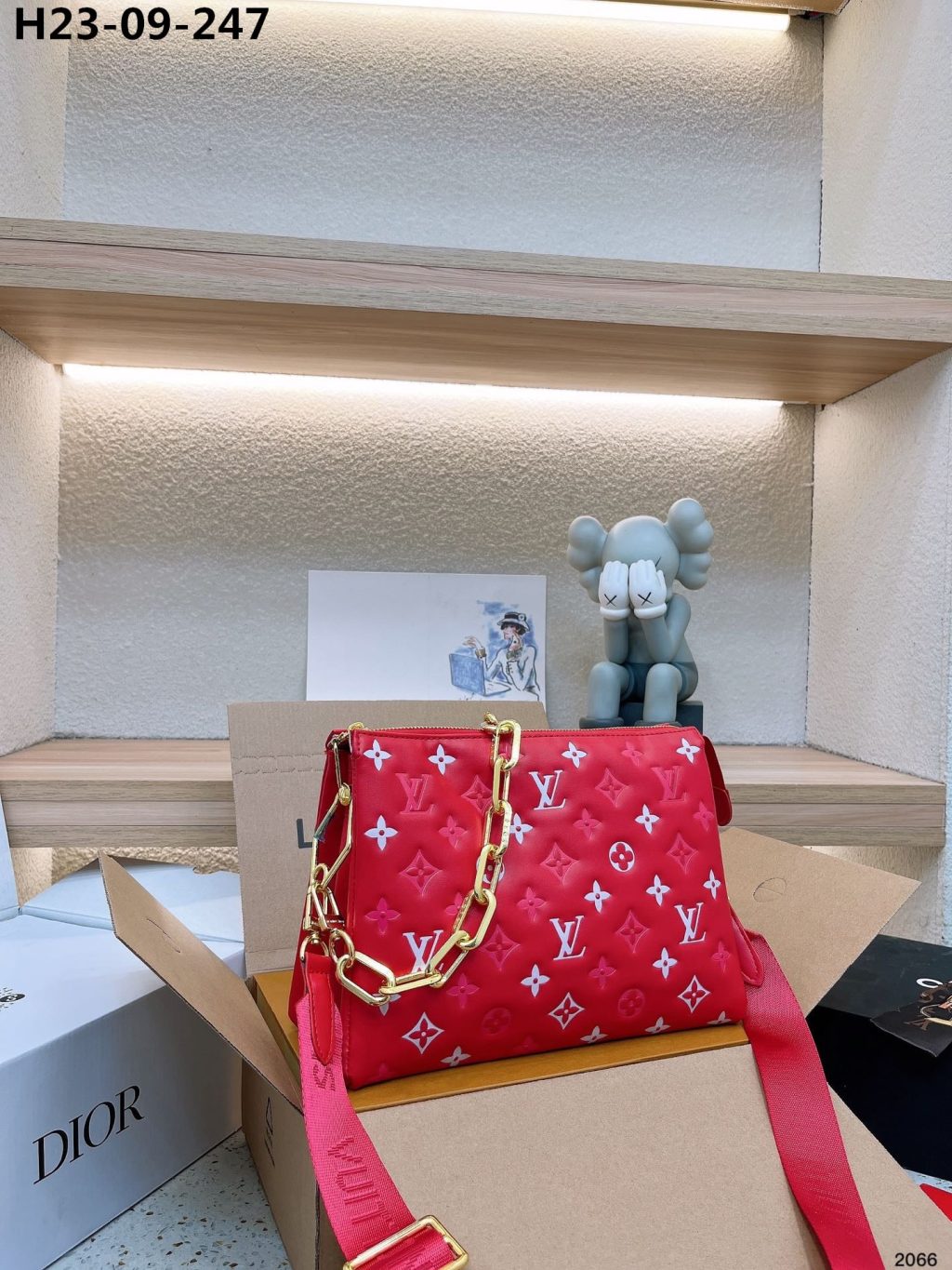 Louis Vuitton Bolso Coussin PM Monogram Rouge 27Cm M22397 - Image 3