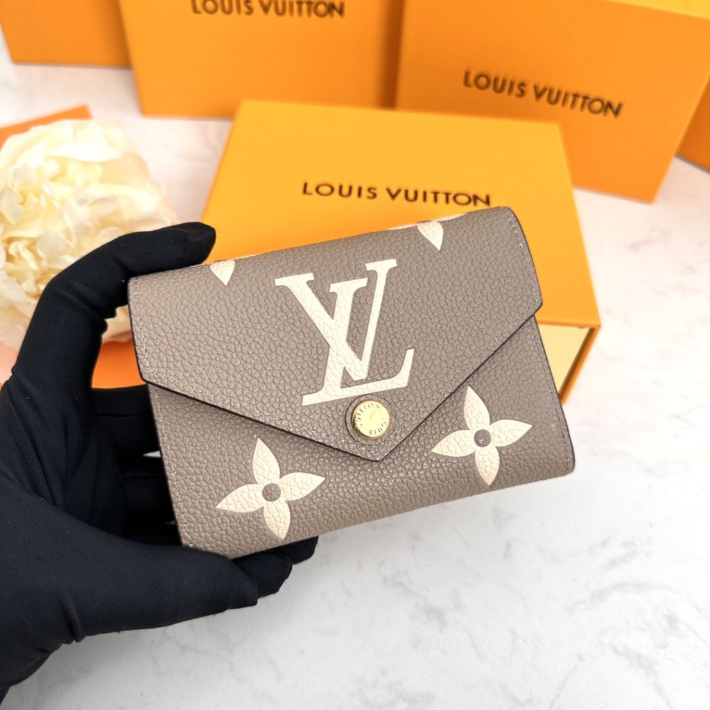 Louis Vuitton Victorine Wallet Beige 12Cm M81861 - Image 10