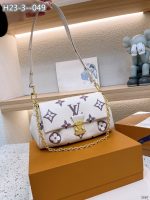 Louis Vuitton Favorite Bicolor Monogram White And Purple 24Cm - Image 3
