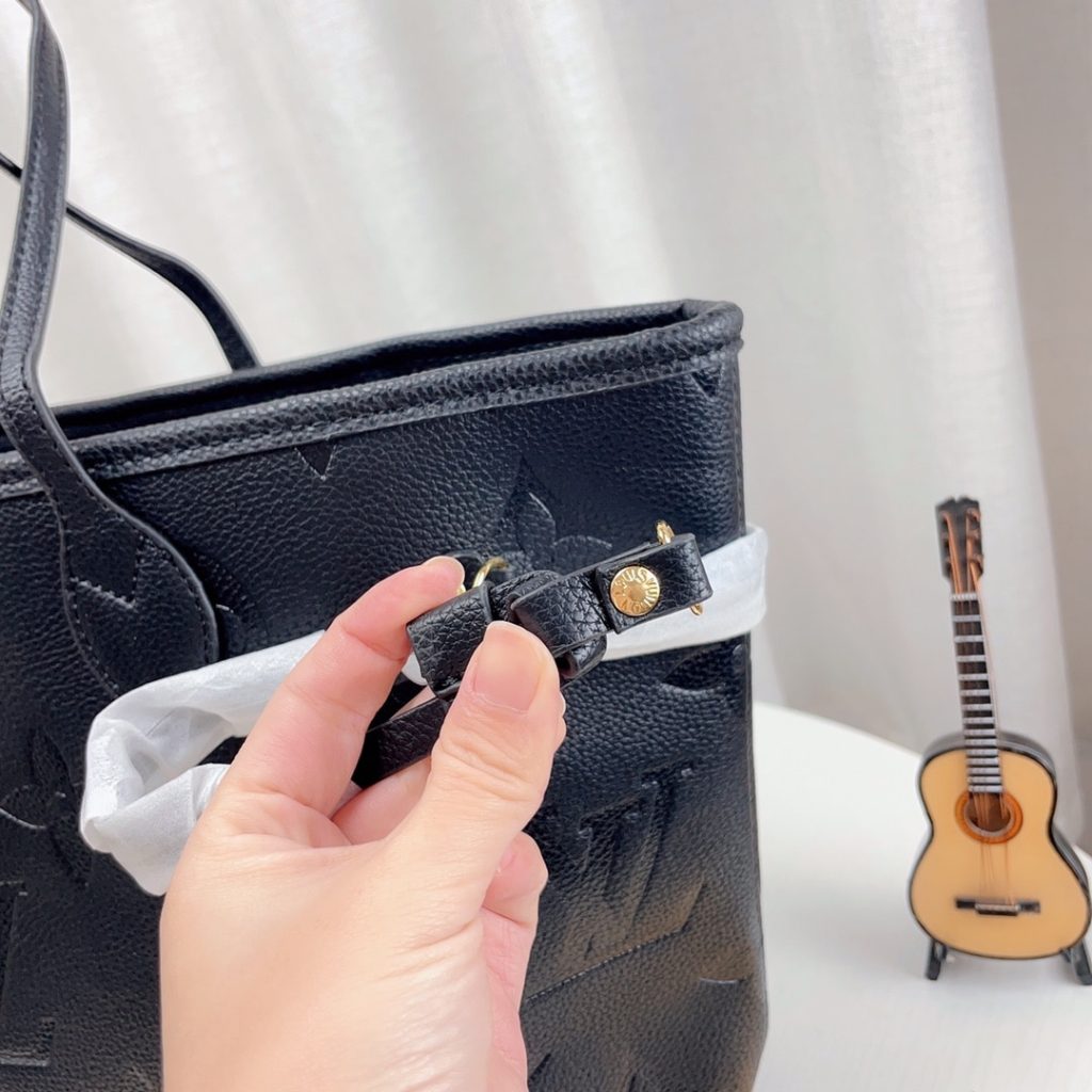 Louis Vuitton Neverfull MM Monogram Empreinte Leather Black 31Cm M45685 - Image 8