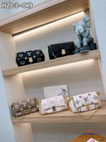 Louis Vuitton Favorite Bicolor Monogram White And Purple 24Cm - Image 4