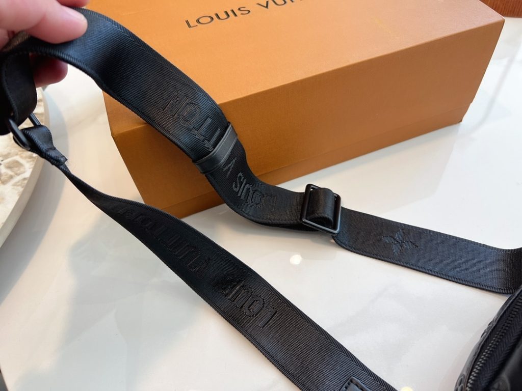 Louis Vuitton Double Phone Pouch NM Black 18Cm M81323 - Image 7