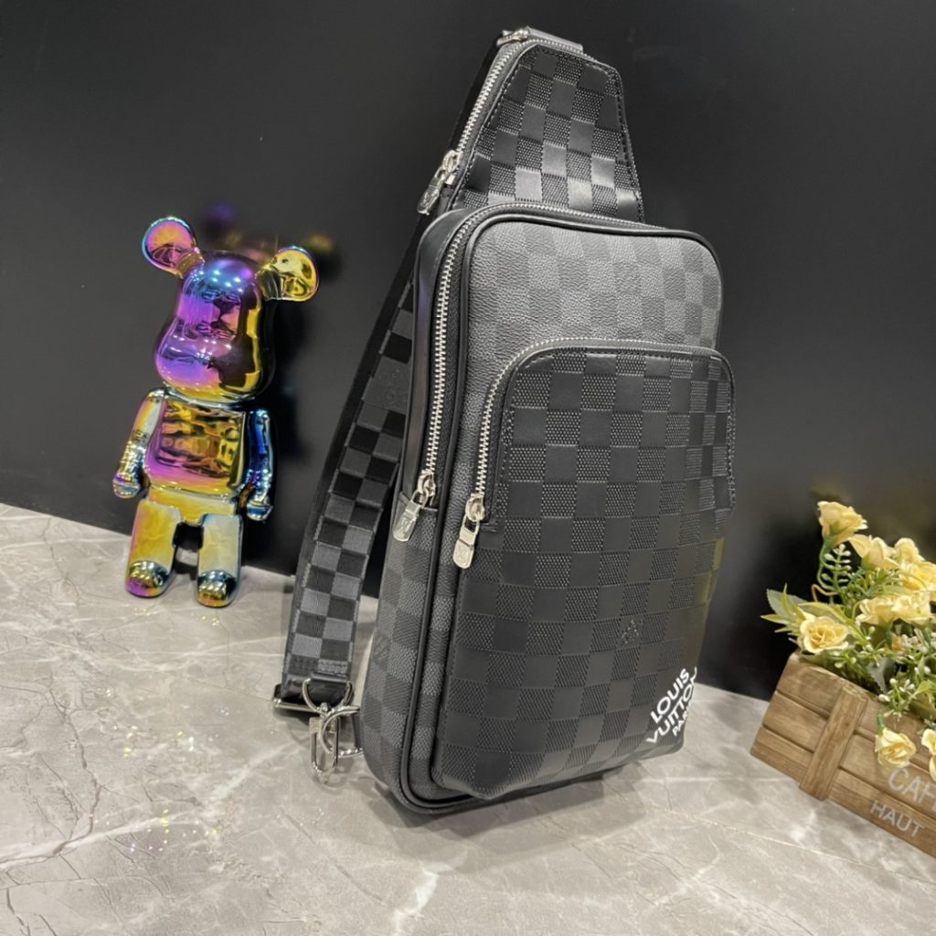 Louis Vuitton Avenue Slingbag 31Cm Black And Grey N40439 - Image 9