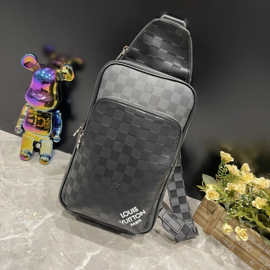 Louis Vuitton Avenue Slingbag 31Cm Black And Grey N40439 - Image 10