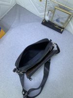 Louis Vuitton Trio Messenger Purple 25Cm M46266 - Image 3