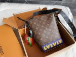 Louis Vuitton Cruiser Messenger Bag Monogram Eclipse Brown 20Cm M57966 - Image 4