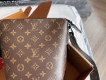 Louis Vuitton Cruiser Messenger Bag Monogram Eclipse Brown 20Cm M57966 - Image 5
