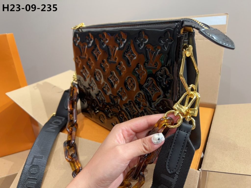 Louis Vuitton Coussin PM Bag Black 27Cm M22614 - Image 7