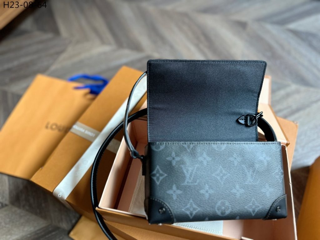 Louis Vuitton Steamer Wearable Wallet Black 18Cm M81783 - Image 10