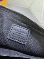 Louis Vuitton Trio Messenger Bag Damier Canvas Black 25Cm N50017 - Image 4