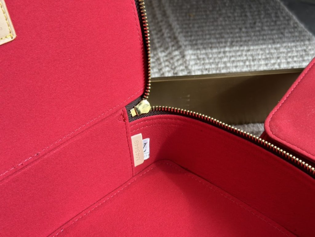 Louis Vuitton Lv Nice Jewelry Case Brown 23Cm - Image 9