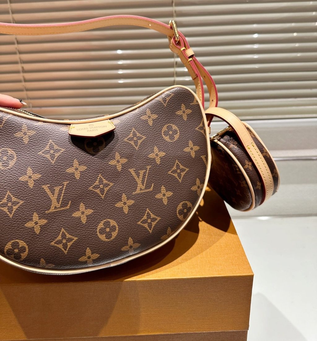 Louis Vuitton Croissant MM Monogram Canvas 25Cm M46828 - Image 5