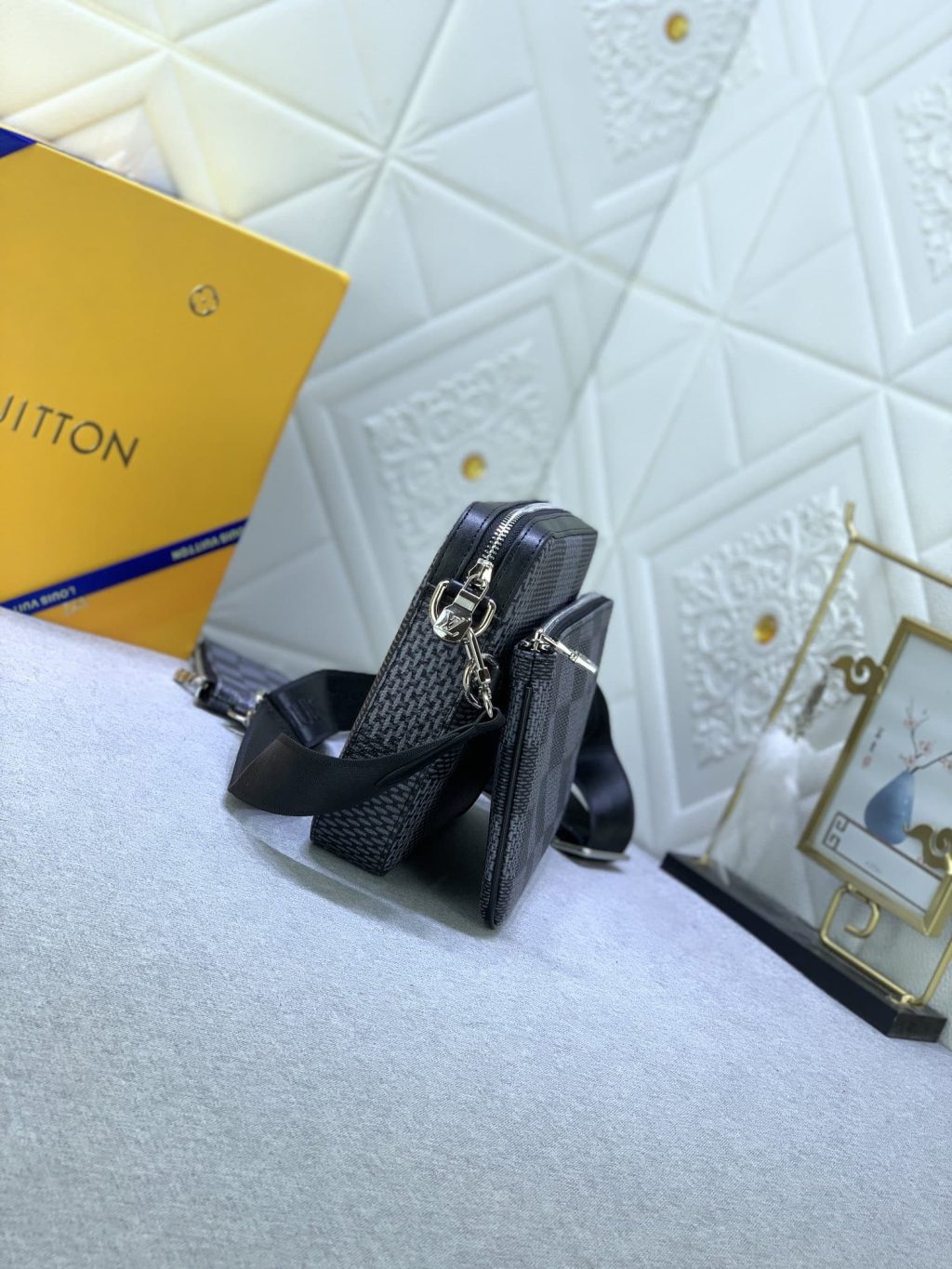 Louis Vuitton Trio Messenger Bag Damier Canvas Black 25Cm N50017 - Image 7