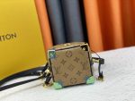 Louis Vuitton Néo Purse Lv Charms Monogram Brown 15Cm M82885 - Image 6