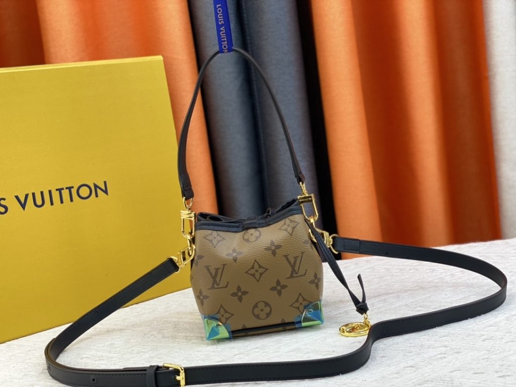 Louis Vuitton Néo Purse Lv Charms Monogram Brown 15Cm M82885 - Image 5