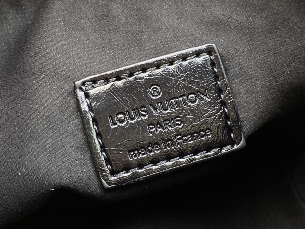 Louis Vuitton Néo Purse Lv Charms Black 15Cm M82886 - Image 10