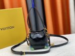 Louis Vuitton Néo Purse Lv Charms Black 15Cm M82886 - Image 6