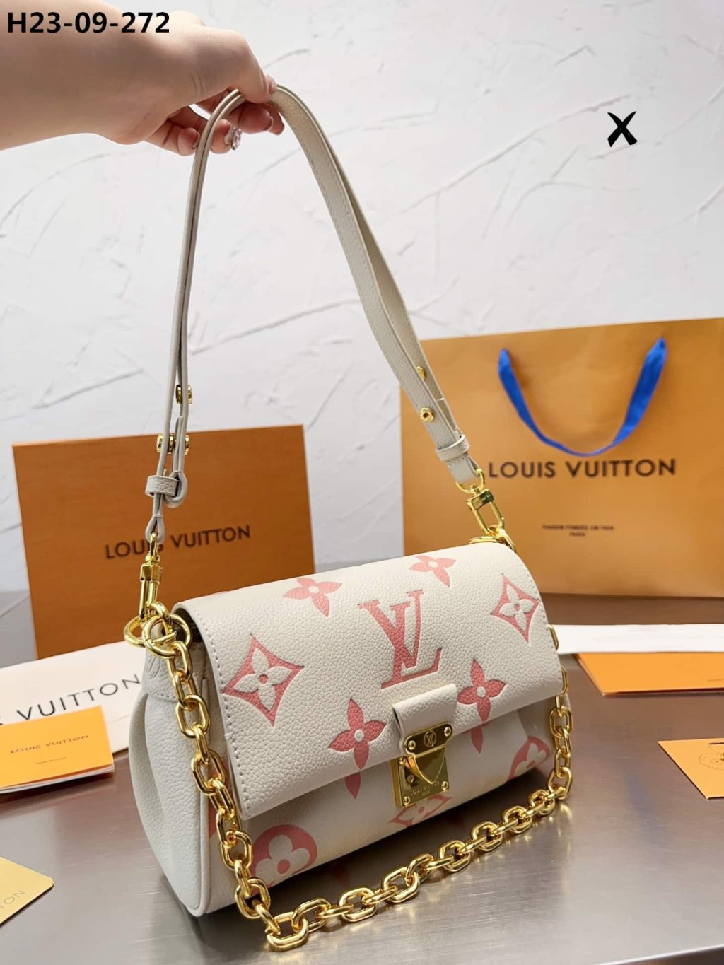 Louis Vuitton Favorite White And Pink 23Cm - Image 3