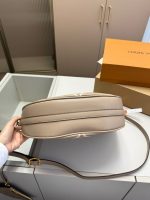 Louis Vuitton Loop Hobo Dove Gray 32Cm M46738 - Image 10