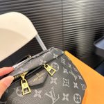 Louis Vuitton Discovery Bumbag PM Monogram Eclipse Black 39Cm M46035 - Image 8