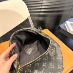Louis Vuitton Discovery Bumbag PM Monogram Eclipse Black 39Cm M46035 - Image 11
